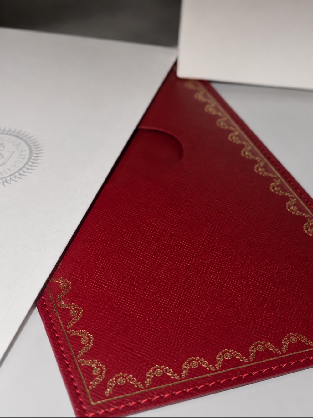 Cartier tricolor solitaire diamond ring with Gia cert and Cartier receipts - Picture 4 of 4